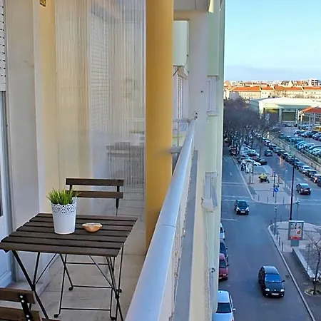Residencial Duque De Saldanha בית הארחה 3*